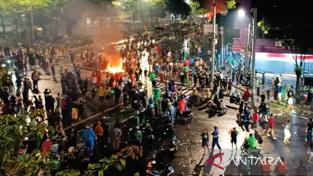 Massa Padati Kawasan Mako Brimob Kwitang Jumat Dini Hari