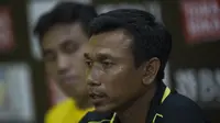 Pelatih Gresik United, Widodo C.P. mengatakan, ada dua faktor yang menyebabkan timnya kalah dari Sriwijaya FC, salah satunya karena hujan.
