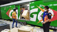 Rail Express menggunakan kereta bagasi yang dijalankan khusus sebagai KA Parcel One Night Service (ONS) maupun dirangkaikan pada KA Barang Hantaran Potongan (BHP).