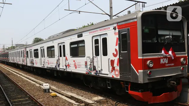 Gerbong Kereta Commuter Line Bertema Kemerdekaan