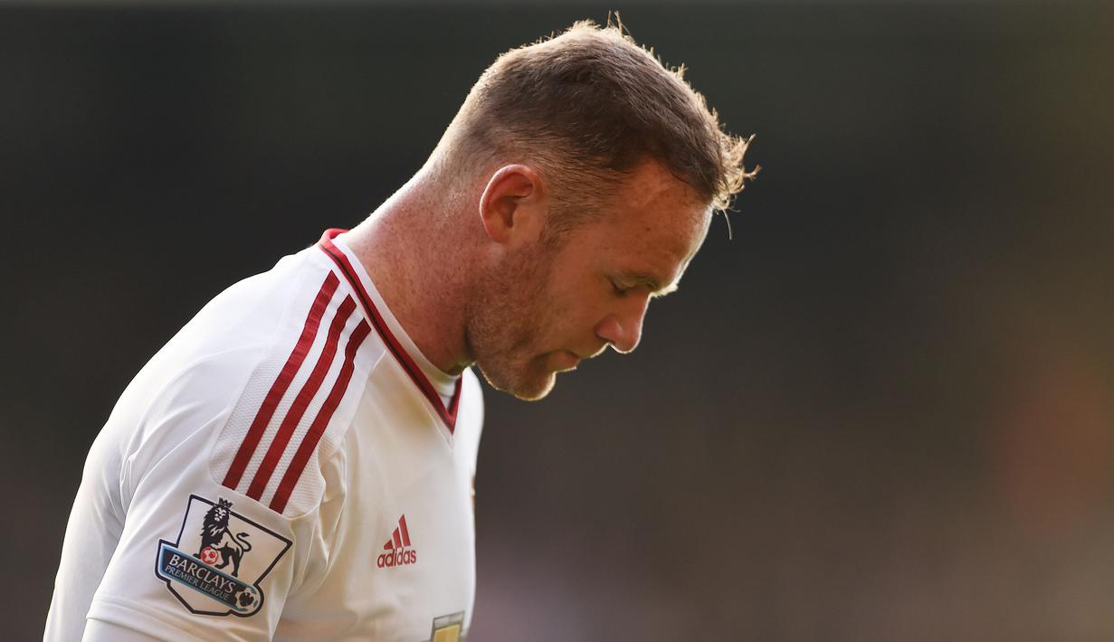 Kekecewaan Wayne Rooney usai gagal mencetak gol serta meraih kemenangan atas Crystal Palace pada laga Liga Inggris di Stadion Selhurst Park, Inggris, Sabtu (31/10/2015). (Action Images via Reuters/Tony O'Brien)