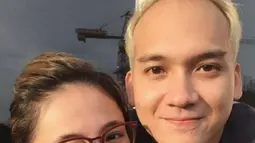 Marshanda sepertinya sangat sayang jika menghapus kenangan manis dengan Egi John dalam foto tersebut. (instagram.com/marshanda99)