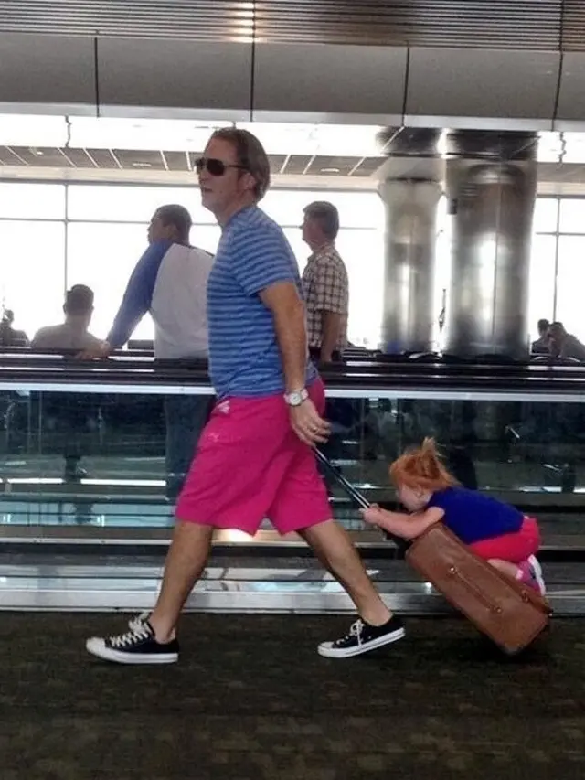 foto konyol orang di bandara (foto: brightside)