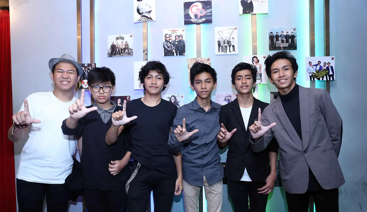 Grup vokal LAKI digawangi oleh remaja belia Abidzar Al-ghifari (Abi), Muhammad Ramadhan Kusumah, Andika Titun Pangesti, Rakhan Devana Sujana, Kafka Afdal Muhamad, dan Rezha Malvin. Dibentuk pada 8 Agustus 2015. (Nurwahyunan/Bintang.com)