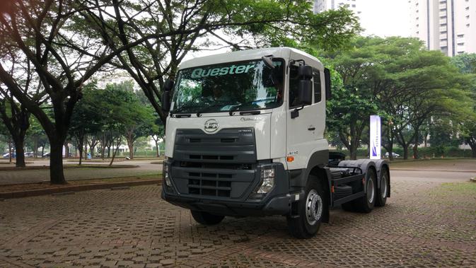 Menjajal Kenyamanan Truk Pekerja Berdarah Eropa 