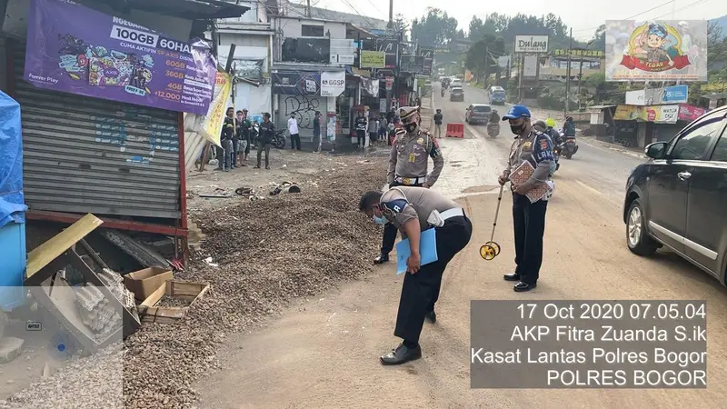 Lokasi kecelakaan tmau di jalur Puncak, Desa Tugu Utara, Kecamatan Cisarua, Kabupaten Bogor, Sabtu (17/10/2020).