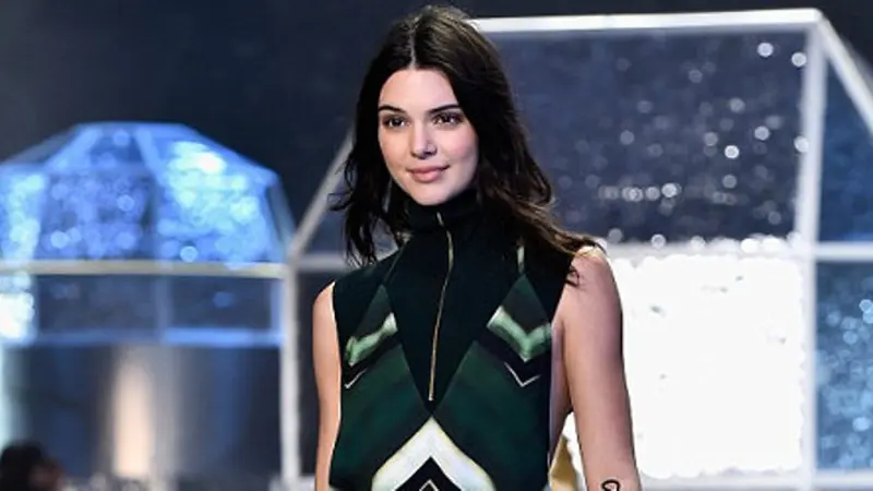 Kendall Jenner for H&M - Paris Fashion Week Autumn Winter 2015 1