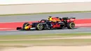 Pembalap Aston Martin Red Bull Racing Max Verstappen saat tes pramusim Formula 1 (F1) hari pertama di Circuit de Catalunya, Montmelo, Spanyol, Rabu (19/2/2020). Max Verstappen menempati peringkat keempat dengan waktu 1 menit 17,516 detik. (AP Photo/Joan Monfort)
