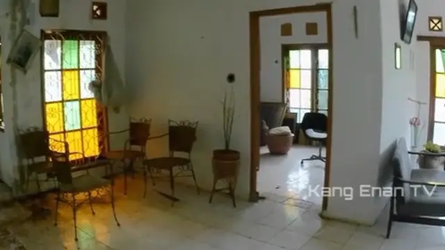 Potret bagian dalam rumah kosong yang diduga milik Isye Sumarni (Sumber: TikTok/kangenan79)