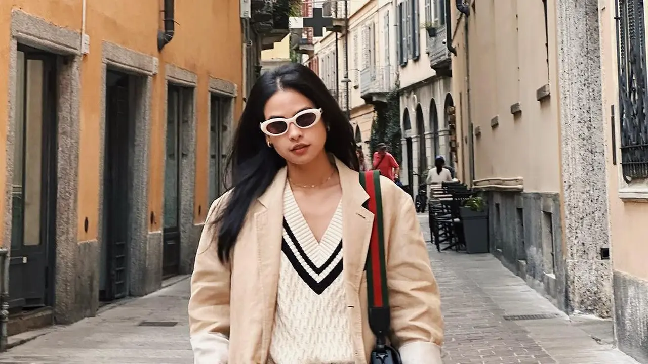 8 Mix and Match Baju Longgar Tapi Stylish dari Mahalini Raharja, Yuki Kato, dan Ayu Ting-Ting