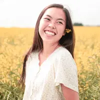 ilustrasi perempuan bahagia/Photo by Jason Tran on Unsplash