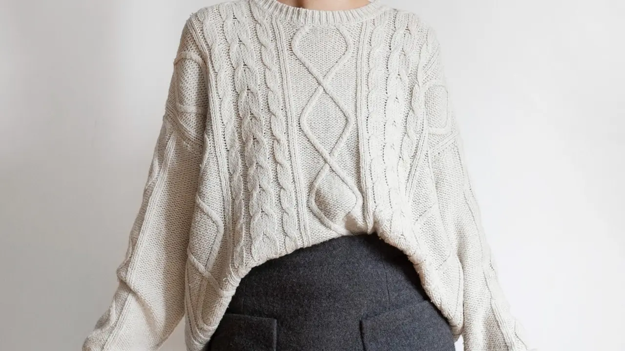 Ilustrasi sweater rajut oversize/Shutterstock-o.przybysz