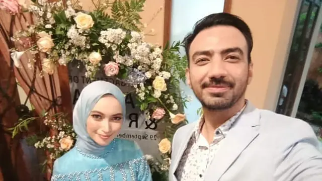 Resmi Tunangan, Ini 6 Potret Kebersamaan Reza DA dan Valda Alviana yang Jarang Terekspos