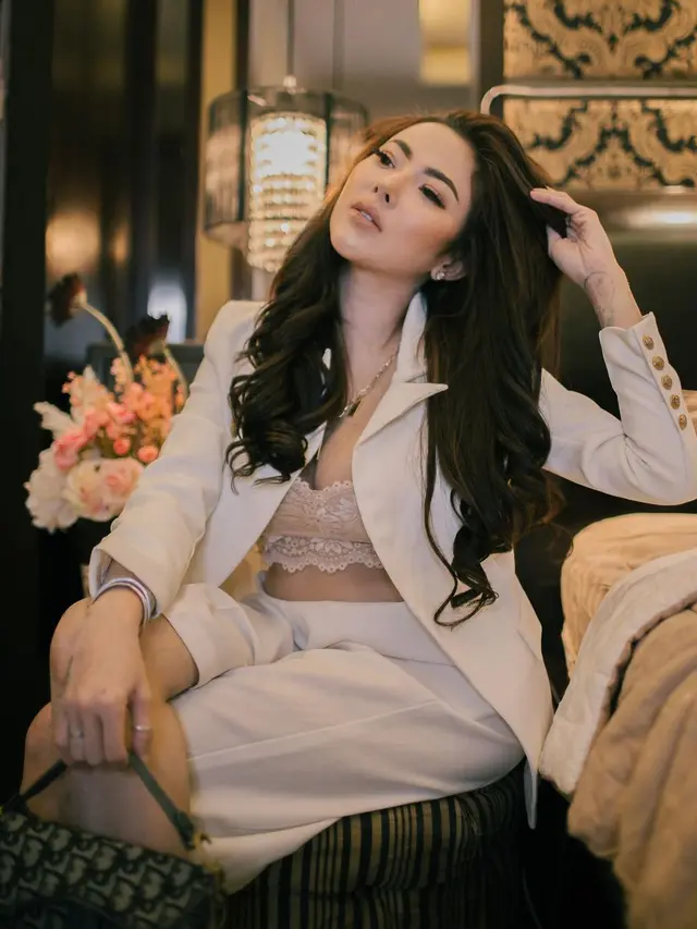 Terseret Masalah Rumah Tangga Vicky Prasetyo, Ini 6 Potret Ayu Aulia