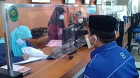 DPD Demokrat Banten Saat Meminta Perlindungan Hukum Di PTUN Serang. (Jumat, 12/11/2021). (Liputan6.com/Yandhi Deslatama).