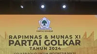 Plt Ketua Umum Golkar Agus Gumiwang Kertasasmita membuka Rapimnas Partai Golkar, di JCC, Senayan, Jakarta, Selasa (20/8/2024). (Merdeka.com/ Alma Fikhasari)