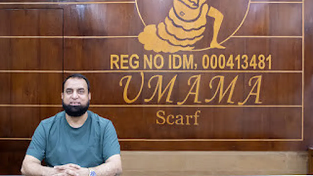 Umama, fashion hijab karya Muhammad Shakeel, seorang pengusaha asal keturunan Pakistan,siap menyambut ramadan 1446 H/2025 dengan ragam produk berkualitasnya bagi kaum hawa tanah air. (Liputan6.com)