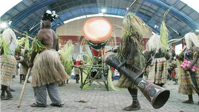 Masyarakat Adat Marin di Merauke Gelar Parade Lima Tifa Raksasa