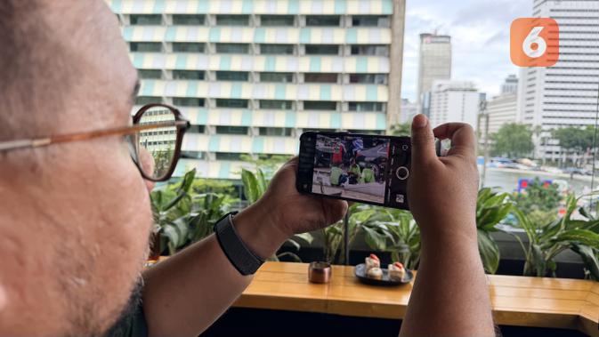 <p>Vivo X300 Pro Photography Kit. (Liputan6.com/ Yuslianson)</p>