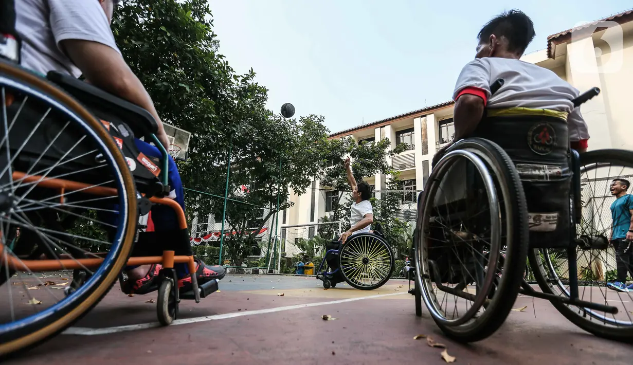 Para penyandang disabilitas pun tak mau ketinggalan menyambut HUT RI yang jatuh setiap tanggal 17 Agustus ini. (Liputan6.com/Faizal Fanani)