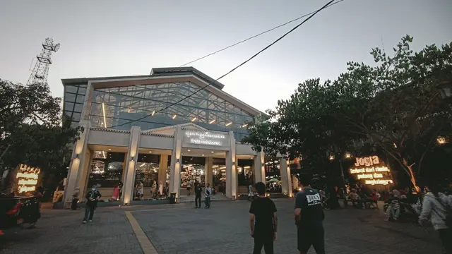Tempat Wisata Jogja: Teras Malioboro (terasmalioboro.jogjaprov.go.id)
