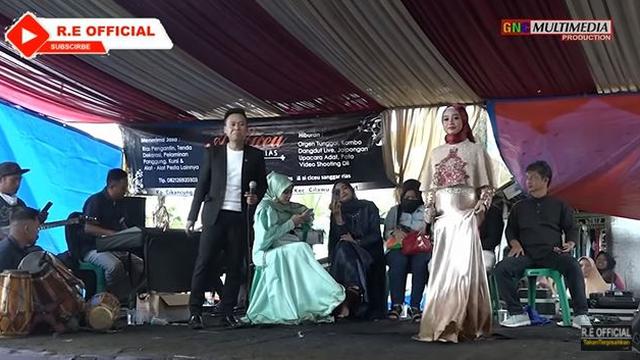 6 Potret Ega D'Academy Tampil di Hajatan, Bikin Heboh Satu Kampung