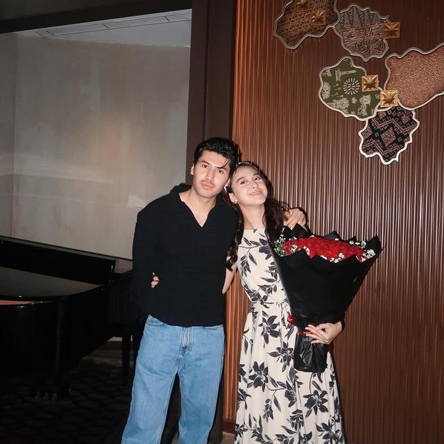 6 Potret Esta Pramanita Bareng Bara Valentino di Momen Ultah ke-26, Didoakan Segera Menikah