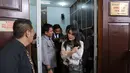 Tessa Kaunang dan Sandy Tumiwa saat hadir dalam sidang pengasuhan hak asuh anak. Sidang digelar di Pengadilan Negeri Jakarta Selatan Kamis (22/2/2018). (Deki Prayoga/Bintang.com)