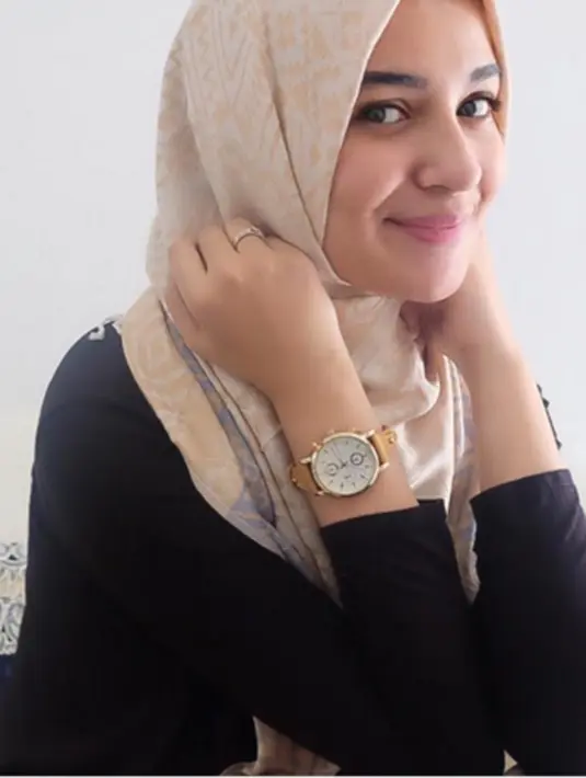 Shireen Sungkar berpenampilan sangat anggun ketika ia mengenakan hijab. (viainstagram@shireensungkar@Bintang.com)