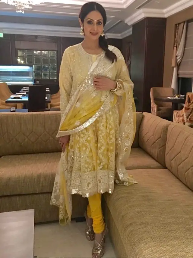 [Bintang] Aktris Legenda Bollywood Sridevi Meninggal Dunia di Usia 54 Tahun