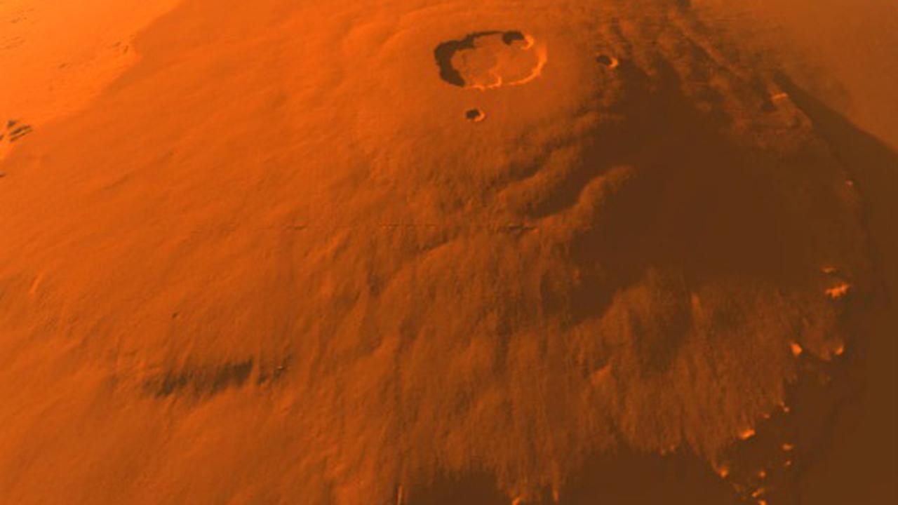 7 Gunung Tertinggi di Tata Surya