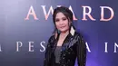 Dewi Persik, Irish Bella, Natasha Wilona, dan Ranty Maria merupakan nama yang berhasil disingkirkan Prilly. Sedangkan untuk kategori Aktor Terfavorit dimenanglan oleh Agus Kuncoro. (Adrian Putra/Bintang.com)