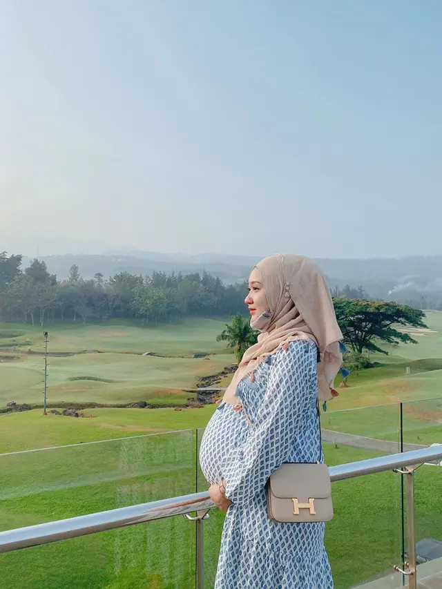 Dian Pelangi Lahirkan Anak Pertama, Ini 8 Momen Perjalanan Kehamilannya