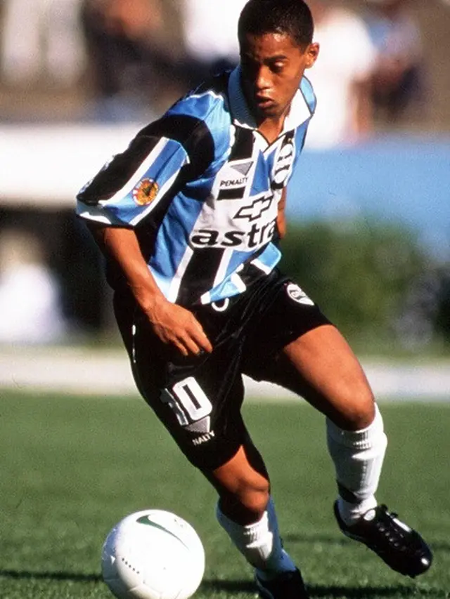 6 Transformasi Ronaldinho dari Kecil Hingga Kini Resmi Jadi Pemain RANS Cilegon FC