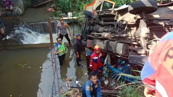 Kronologi Mobil Elf Terjun ke Sungai di Ciawi, Sopir Tewas