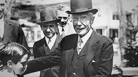 Rockefeller, Miliarder Pertama Dunia dengan 200 Anggota Keluarga