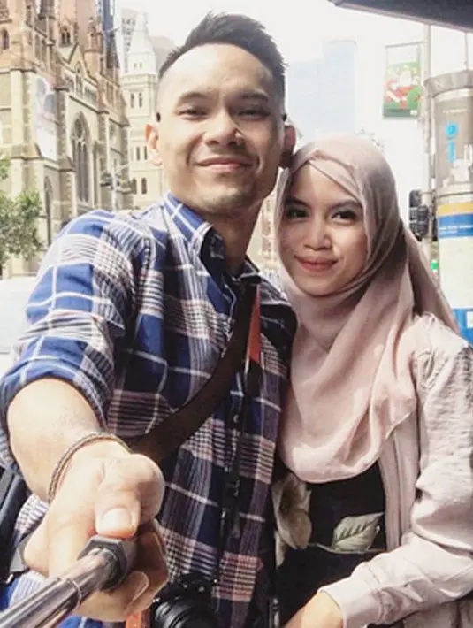 Setelah menikah, rasa penasaran Ines terhadap suaminya, Ben, semakin muncul dan diiringi dengan benih-benih cinta di antara mereka. Ines pun menuturkan sikap ang ditunjukkan suaminya tersebut. (Instagram/nesyanabila)