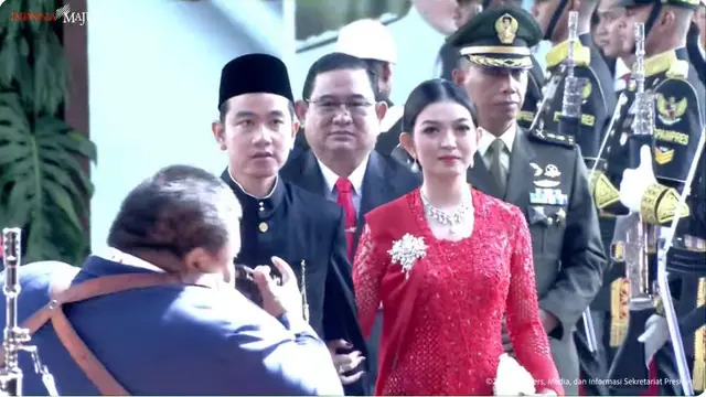 7 Potret Keluarga Jokowi Hadiri Pelantikan Prabowo-Gibran, Erina Gudono Absen