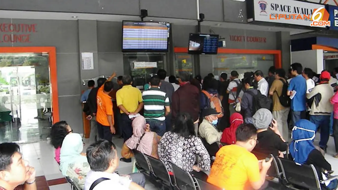 stasiun-kereta-surabaya-140214c.jpg