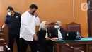 Jaksa menyebutkan perbuatan Mario dilakukan bersama Shane Lukas Rotua Pangondian Lumbantoruan alias Shane (19) dan anak berinisial AG (15). (Liputan6.com/Herman Zakharia)