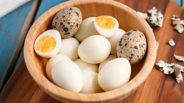 telur puyuh rebus kupas