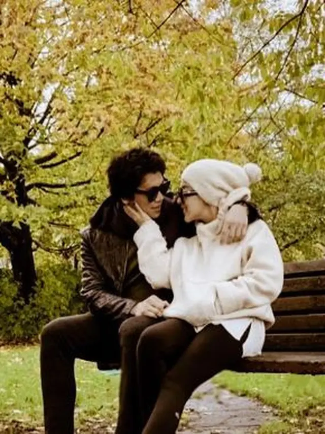 Syahrini dan Reino Barack