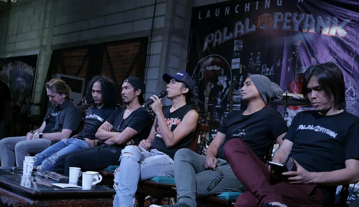 Grup band Slank baru saja merilis album ke-22 mereka yang bertajuk ‘Palalopeyank’. Sedikit ada yang berbeda di albumnya ini dengan ketidakhadiran Abdee Negara, salah satu personel Slank. (Galih W. Satria/Bintang.com)