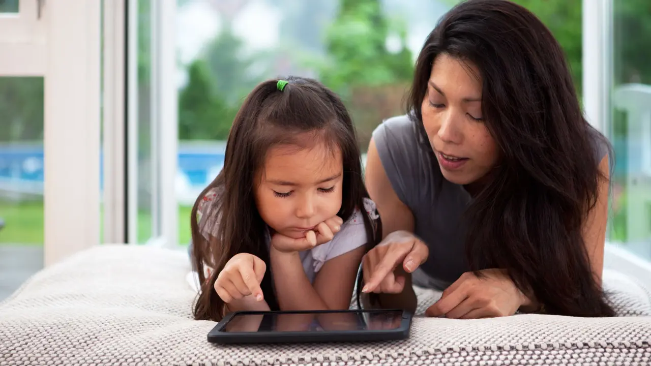 Bentengi Anak dari Kejahatan Dunia Digital