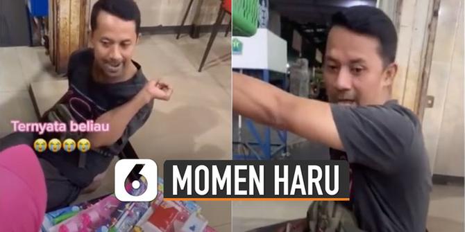 VIDEO: Dagangannya Diborong, Pria Disabilitas Ini Menangis