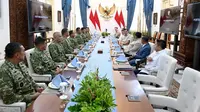Seskab Teddy Ungkap Laporan Penting yang Diterima Prabowo dari Pimpinan TNI