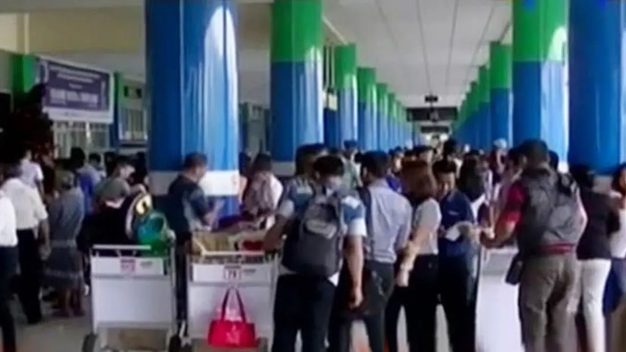 VIDEO: Erupsi Gunung Soputan, Bandara Sam Ratulangi Ditutup