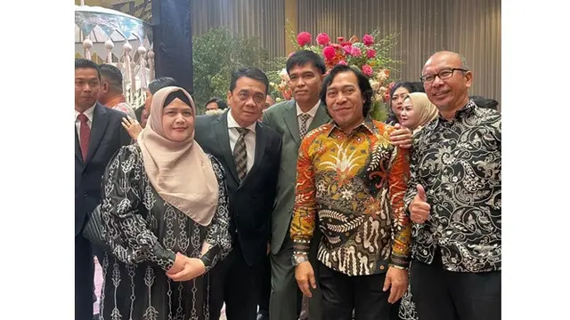 7 Potret Tamu Seleb di Pernikahan Wakil Ketua MPR RI, Komeng hingga Merry Riana