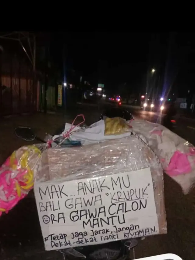 8 Potret Tulisan Kocak di Belakang Motor Pemudik Ini Bikin Geleng Kepala