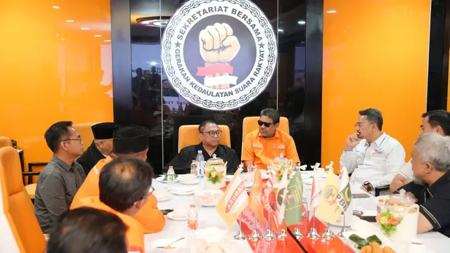 Ketua Umum Partai Hanura Oesman Sapta (Oso) dan tujuh pimpinan parpol nonparlemen resmikan Sekretariat Bersama (Sekber) Gerakan Kedaulatan Suara Rakyat (GKSR).